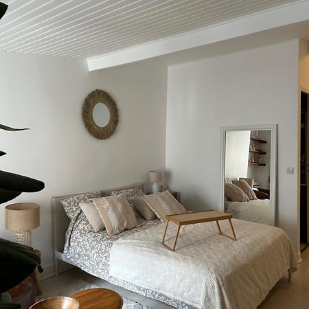 Апартаменты Grand Studio Entierement Renove Au Coeur De Париж Экстерьер фото