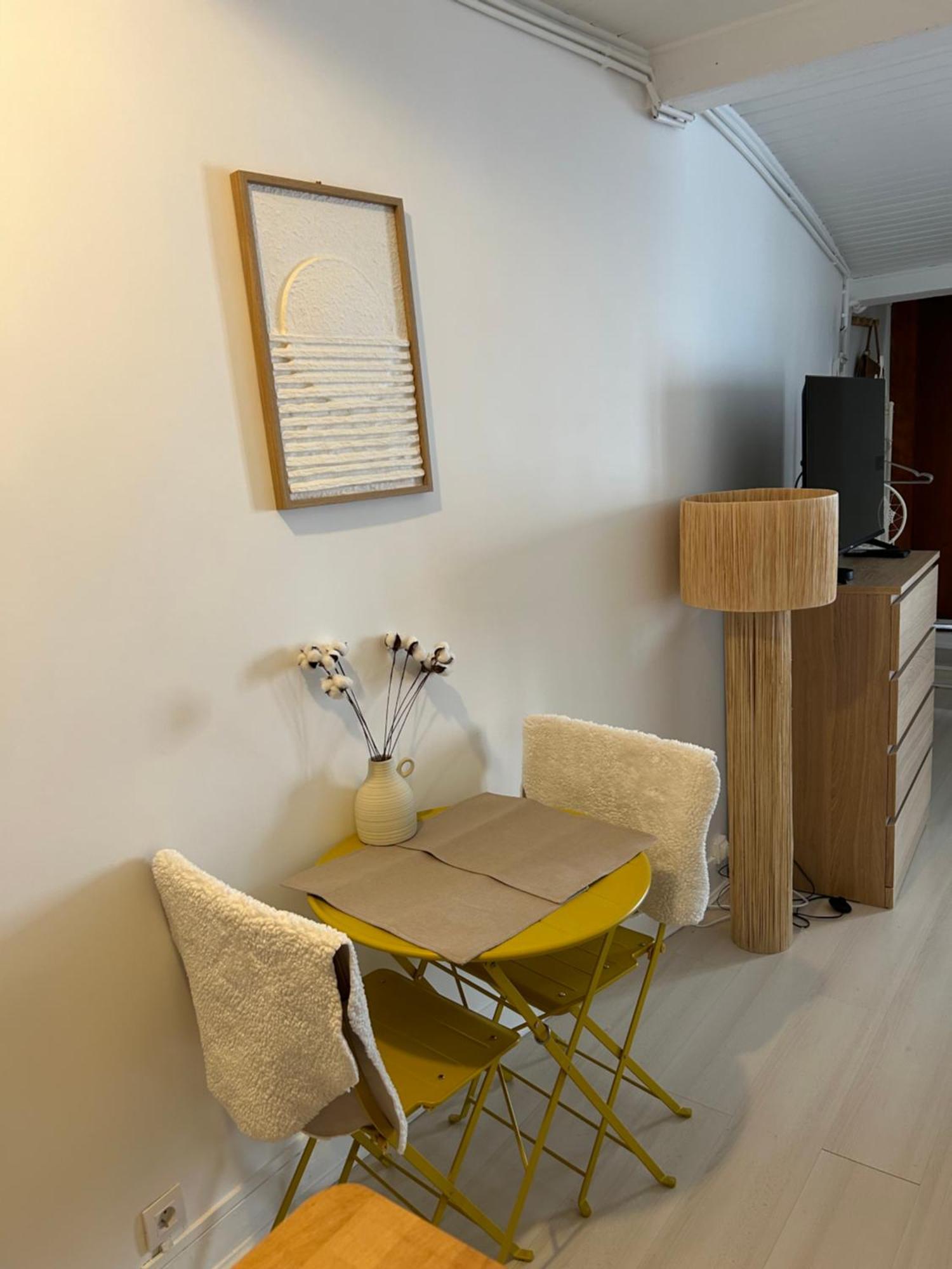 Апартаменты Grand Studio Entierement Renove Au Coeur De Париж Экстерьер фото